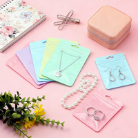 Pochettes zippées holographiques épaisses colorées à fermeture autocollante, sacs d'emballage personnalisés pour bijoux, cartes, collations et rangement de cadeaux de fêtes