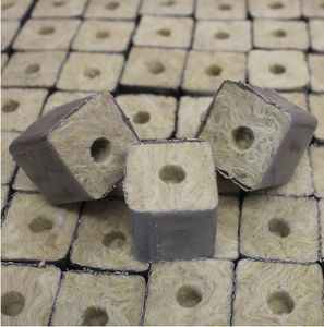 Cubes <span class=keywords><strong>de</strong></span> culture en <span class=keywords><strong>laine</strong></span> <span class=keywords><strong>de</strong></span> <span class=keywords><strong>roche</strong></span> agricole <span class=keywords><strong>de</strong></span> haute qualité hydroponique - Product Image 3