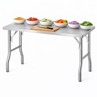 Table de travail industrielle pliable robuste avec cadre stable en acier inoxydable et pieds renforcés pour la restauration et la cuisine