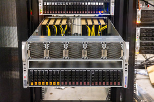เซิร์ฟเวอร์แบบติดตั้งบนแร็ค Super micro SYS-521GE-TNRT 5U สำหรับการฝึกอบรม AI Deep Learning และเวิร์กสเตชัน GPU พร้อมหน่วยความจำ 4TB DDR5 PCIe 5.0 - Product Image 2