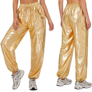 Pantalon cargo métallisé pour femme, effet liquide, coupe jogger, brillant, taille haute, poches, style streetwear holographique, pour la danse et les soirées. - Product Image 2