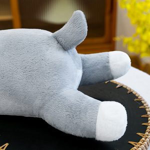 Peluche réaliste Schnauzer en gros, jouet en peluche détaillé en coton PP, collection de cadeaux en peluche chien de haute qualité - Product Image 4
