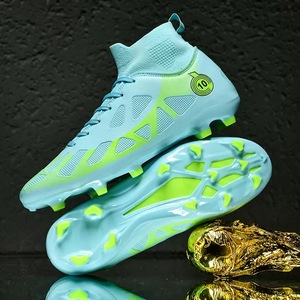 Chaussures de football personnalisées à tige haute, portables et antidérapantes pour garçons, filles, hommes, femmes, adultes et enfants - Product Image 1