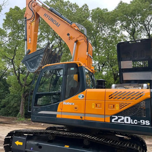 Excavatrices hydrauliques Hyundai 220LC-9 d'occasion, 22 tonnes, configuration originale coréenne, avec accessoire de pouce, attache rapide et brise-roche - Product Image 2