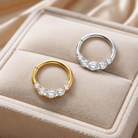 Anneau de nez en titane de qualité implantable ASTM-F136 avec 5 diamants ronds en zircon, clicker de septum, bijoux de piercing corporel tendance