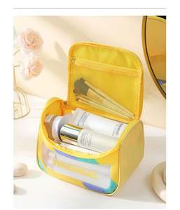 Bolsa de Maquillaje de PVC Transparente Impermeable al por Mayor - Bolsa de Cosméticos Lavable Translúcida Personalizada con Cierre Metálico en Varios Colores - Product Image 3