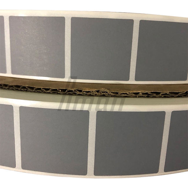 สีเทาเข้ม