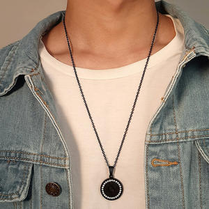 Pendentif <span class=keywords><strong>médaille</strong></span> ronde en acier inoxydable plaqué <span class=keywords><strong>or</strong></span> collier avec incrustation de zircon gravé Bible verset bijoux cadeau pour unisexe - Product Image 2