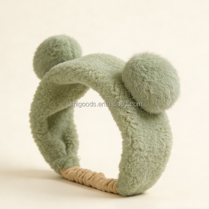 Bandeaux de spa <span class=keywords><strong>LUMI</strong></span> pour femmes et filles, pour le lavage du visage et le maquillage, avec oreilles d'ours mignonnes, réutilisables, antidérapants, en polaire Teddy coréenne, vert matcha - Product Image 4