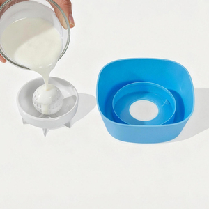 ชามอาหารสัตว์เลี้ยงแบบชะลอการกิน OEM สำหรับสุนัขและแมว ทำจากพลาสติก สำหรับอาหารเหลว กันลื่น รูปทรงสี่เหลี่ยม กันน้ำ ใช้ภายในอาคาร ชามเลียน้ำซุปกระดูก - Product Image 1