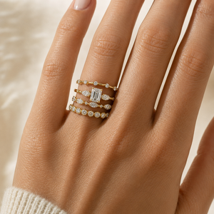 Set di Quattro Anelli Geometrici con Zirconi per Donne, Gioielli Eleganti e Versatili di Lusso alla Moda - Product Image 2