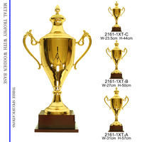 Coupe du trophée Base en bois Gymnastique personnalisée Football Golden Sports Football Métal Médaille Trophée Fabricants