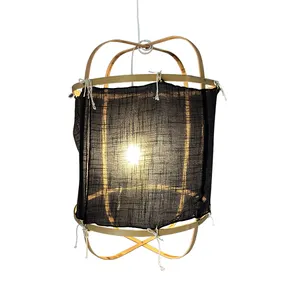 Di bambù struttura del telaio di colore nero dell'annata appeso lanterne tessuto