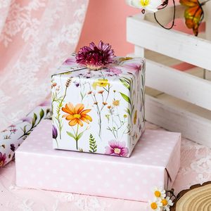 Papier cadeau à motifs floraux colorés pour la fête des mères, papier cadeau rose à pois pour baby shower, original et personnalisable - Product Image 3