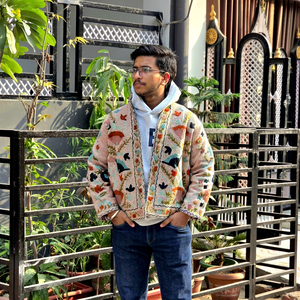 Chaqueta Bordada a Mano de Jaipur con Diseño Único de Tela en Zig Zag, Ropa Artesanal Tradicional India para Mujer - Product Image 1