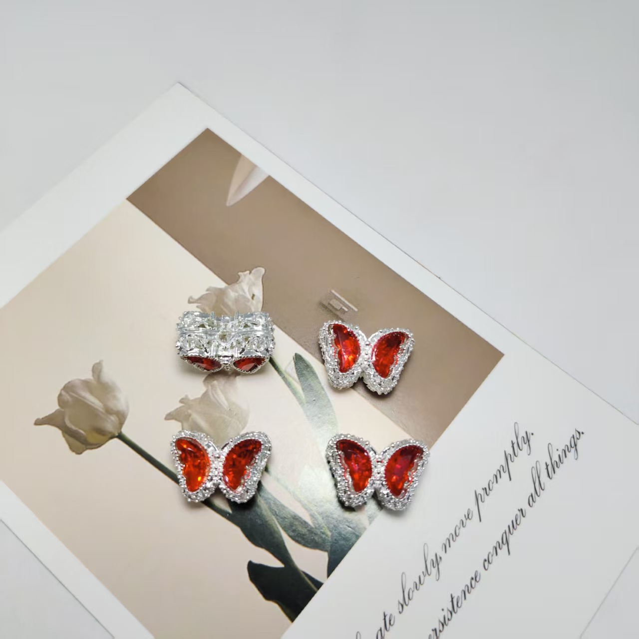 Diamant rouge plaqué argent