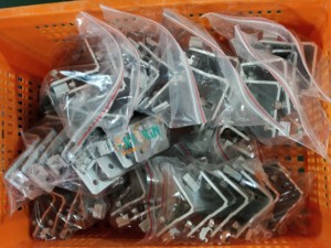 Soportes en L <span class=keywords><strong>de</strong></span> 40 mm <span class=keywords><strong>de</strong></span> Ancho, Anodizados en Plata <span class=keywords><strong>de</strong></span> 10 um, para Montaje <span class=keywords><strong>de</strong></span> <span class=keywords><strong>Paneles</strong></span> <span class=keywords><strong>Solares</strong></span>, Fácil Instalación en Techos y Suelos |   Letrero Artístico - Product Image 4