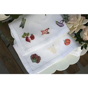 Serviette en lin 100% Garden Medley |   Serviettes de table réutilisables écologiques à motifs floraux pour la salle à manger, les mariages, les restaurants et l'usage domestique - Product Image 1