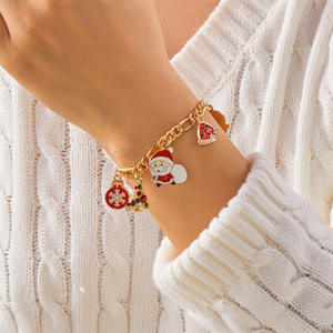 Bracelet à breloques en alliage de Noël, style européen et américain, avec motifs de dessin animé mignons (Élan, Flocon de neige, Père Noël, Béquille), multi-accessoires - Product Image 2