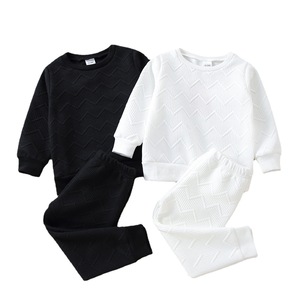 ชุดเซ็ตสองชิ้นผ้าไหมคอตตอนแบบสวม คลิปปิ้ง ขายดี ทรงสปอร์ต คอวี แขนยาว สีพื้น แฟชั่นฤดูใบไม้ร่วง เหมาะสำหรับทั้งชายและหญิง - Product Image 1