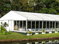 Tente d'événement de serre de véranda de toit en PVC transparent de luxe élégant avec cadre en aluminium pour l'extérieur mariage et autres événements