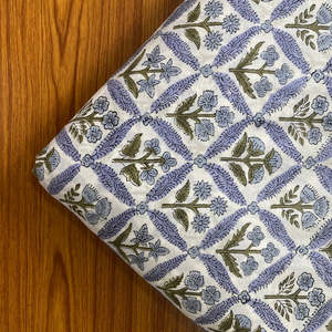 ผ้าม่านผ้าฝ้ายออร์แกนิกลายดอกไม้สไตล์อินเดียขนาด44นิ้ว/111ซม. ทำจากผ้าฝ้ายออร์แกนิก100% สีฟ้าอ่อนสีเขียวมะกอก - Product Image 2