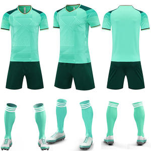 Özel Erkek Futbol Forması Seti %100 Polyester Isı Transfer Baskılı Dik Yaka Düz Desen Hızlı Kuruyan Nefes Alabilen - Product Image 6