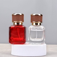 Flacon pulvérisateur atomiseur carré transparent de haute qualité de 50 ml avec bouchon en verre rouge sérigraphié