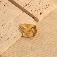 Handgemachter konkaver großer ovaler Ring Titans tahl Modeschmuck Wasserdichter PVD vergoldeter leerer ovaler Siegelring Unisex