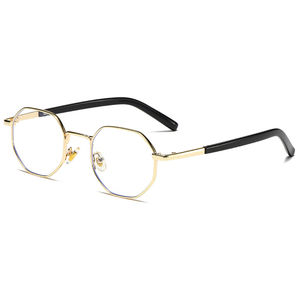 แว่นกันแดดโพลาไรซ์คุณภาพสูงสำหรับทุกเพศ เลนส์ TAC ป้องกันรังสียูวี 400 กรอบ TR90 ทรงสี่เหลี่ยมเต็มกรอบ ดีไซน์โปร่งใส ทันสมัย สไตล์ลำลอง - Product Image 3