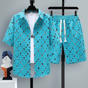 Ensemble <span class=keywords><strong>de</strong></span> chemises en gros 2026 Nouveau style Motif imprimé lettres Vêtements <span class=keywords><strong>de</strong></span> sport <span class=keywords><strong>Homme</strong></span> Ensembles décontractés d'été Taille complète Ensemble short et chemise pour <span class=keywords><strong>homme</strong></span> - Product Image 2
