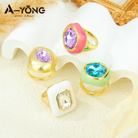 Bague en cuivre plaqué or 14 carats avec pierres précieuses européennes anciennes, ornée de cristaux colorés, style vintage exquis pour femme