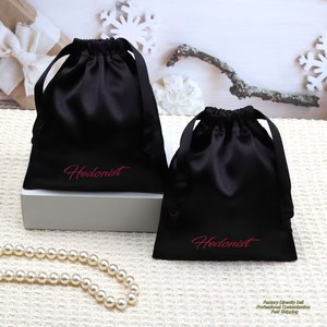 Bolsa de satén de seda suave con cordón y logotipo personalizado impreso para sombreros, ropa, pelucas, zapatos, protección contra el polvo, fiestas y empaque. - Product Image 2