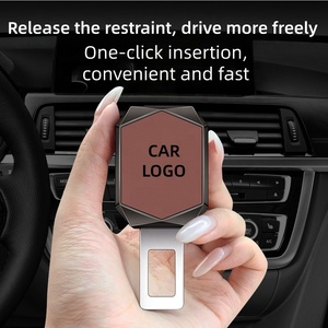 หัวเข็มขัดนิรภัยโลโก้รถยนต์ ส่งเร็ว ทนทาน ผลิตจากโลหะและหนัง เหมาะสำหรับผู้ที่มีน้ำหนักเกิน หญิงตั้งครรภ์ และเด็ก ใช้งานง่าย แบบเสียบปลั๊ก - Product Image 2