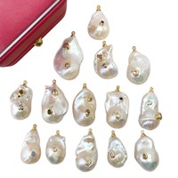 Pendentif irrégulier en perles baroques naturelles d'eau douce incrustées de diamants faits à la main haut de gamme, accessoires de pendentif en perles irrégulières