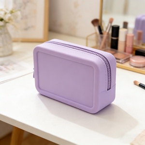 Nouveauté : Trousse de toilette personnalisée grande capacité, portable, étanche, en silicone avec fermeture éclair pour femme, sac de voyage - Product Image 5