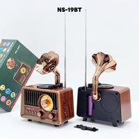 Radio Portabel Mini Rumah Tangga Desain Baru NNS NS-19A, Radio Solar Vintage dengan Baterai, FM AM, Bluetooth, USB, TF, Line Audio, dan LED