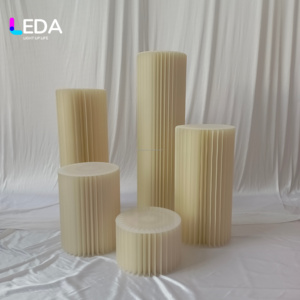 Socle pliable en acrylique moderne LEDA, blanc/couleur personnalisée, décoration de mariage pour les mariages - Product Image 1