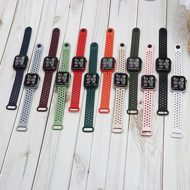2024 Factory Wholesale Luxury Electronic Cartoon Led Digital Watch Fashion Square Sports Children Student Watch