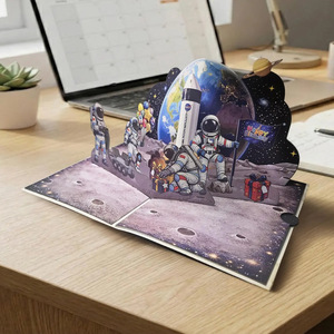 Carte de vœux en papier 3D personnalisée avec astronaute - Thème spatial fantastique - Carte cadeau d'anniversaire pour enfants (12,7 x 17,8 cm) - Product Image 3