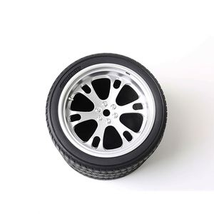 Porte-stylos en plastique noir en forme de pneu de voiture, imprimé sérigraphié, design créatif, cadeaux promotionnels en gros - Product Image 4