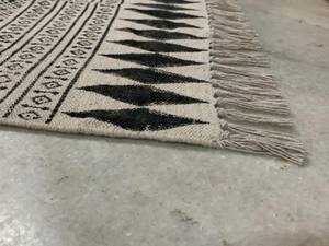 Tapis Dhurrie en coton noir et blanc à motifs aztèques, imprimé à la main, tapis bohème, tapis de sol, décoration intérieure - Product Image 5