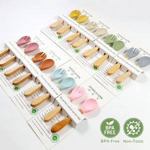 Juego de Cuchara y Tenedor de Silicona para Bebés, Sin BPA, con Mango de Madera, Resistente al Calor, para la Alimentación Independiente - Product Image 2