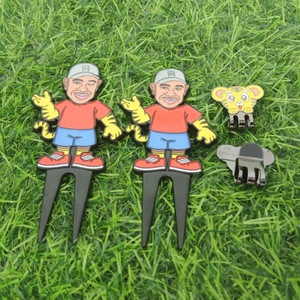 Herramienta Divot de Golf con forma de tigre de dibujos animados modernos, horquilla de bola de Zinc de aleación de un cuerpo, reparación verde eficiente de níquel negro abastecido de fábrica - Product Image 1