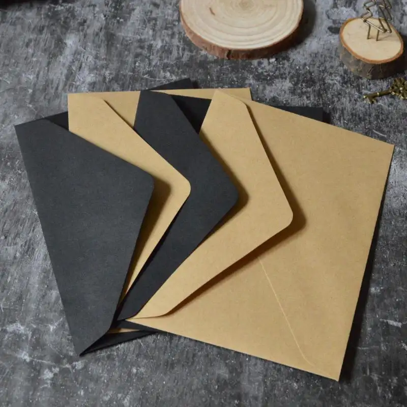 Enveloppe en papier kraft de couleur marron écologique avec impression personnalisée logo emballage carte de remerciement