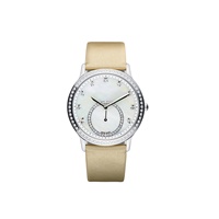 Montre tendance Timeless Elegance avec bracelet en cuir satiné perle zircon gemmes seconde main décalée-toucher délicat exceptionnel