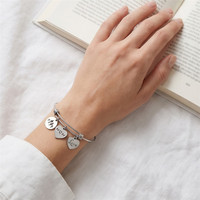Bracelet extensible en fil plaqué or 18 carats avec breloque cœur pour maman, en acier inoxydable, étanche et hypoallergénique