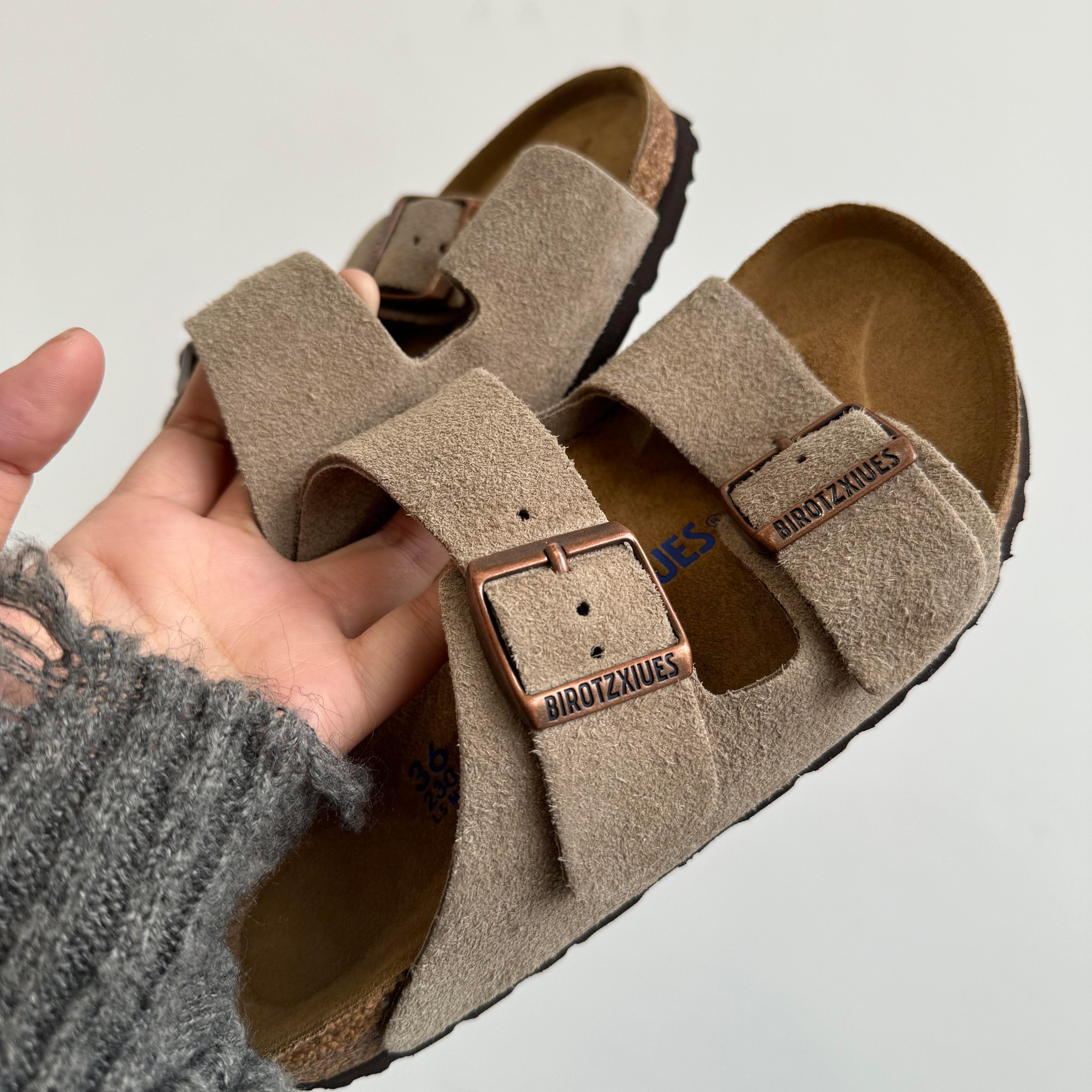 Taupe