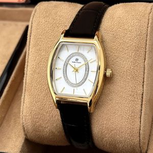 New women's wristwatch with bucket-shaped case, shell-shaped <b>face</b> and small dial, a casual and fashionable style watch - Product Image 4