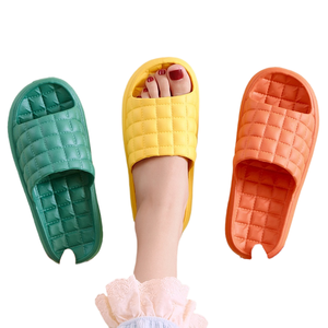 Chaussures de Douche et de Plage Imperméables en PVC et EVA pour Femmes, Idéales pour l'Intérieur, l'Extérieur, la Plage et la Piscine, par le Fabricant – Collection Été pour les Promenades sur la Plage - Product Image 4